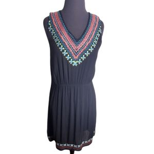 Skies Are Blue sleeveless v neck embroidered dress size large